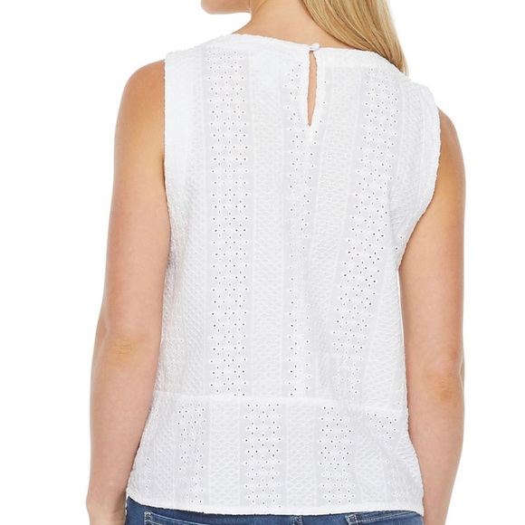 Liz Claiborne Round Neck Sleeveless Blouse - Picture 2 of 2